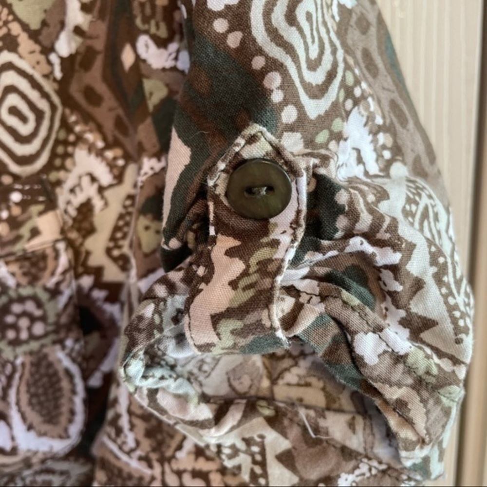 Geometric Patterned Cool Top - Picture 5 of 13